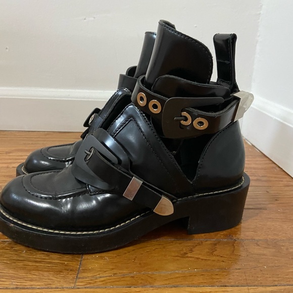 BALENCIAGA Patent Leather Buckle Cutout Boots - Picture 2 of 6